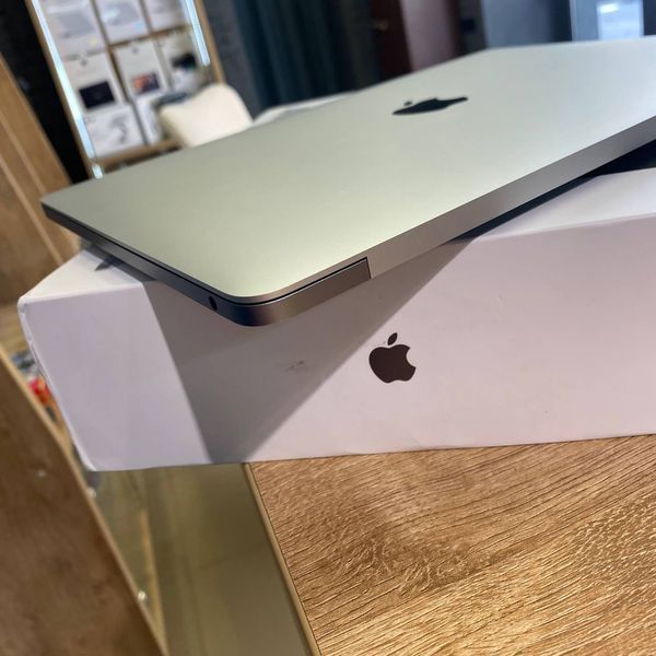 Apple MacBook Pro 13" M2 8/256 Space Gray (MNEH3) 2022 (112 циклів) MNEH3 (112 циклів) фото