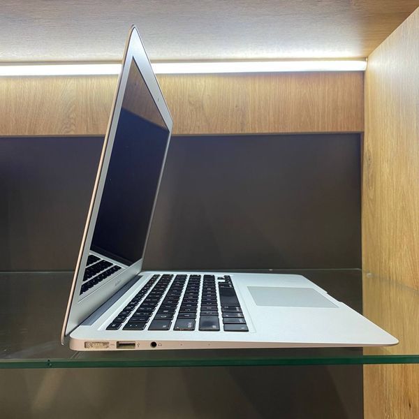 Apple MacBook Air 13''i5/8/256GB Silver (MQD42) 2017 (273 цикли) MQD42 (273 цикли) фото